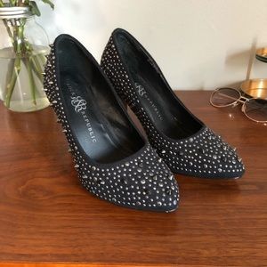 Rock & Republic Size 8 Black Studded Pumps